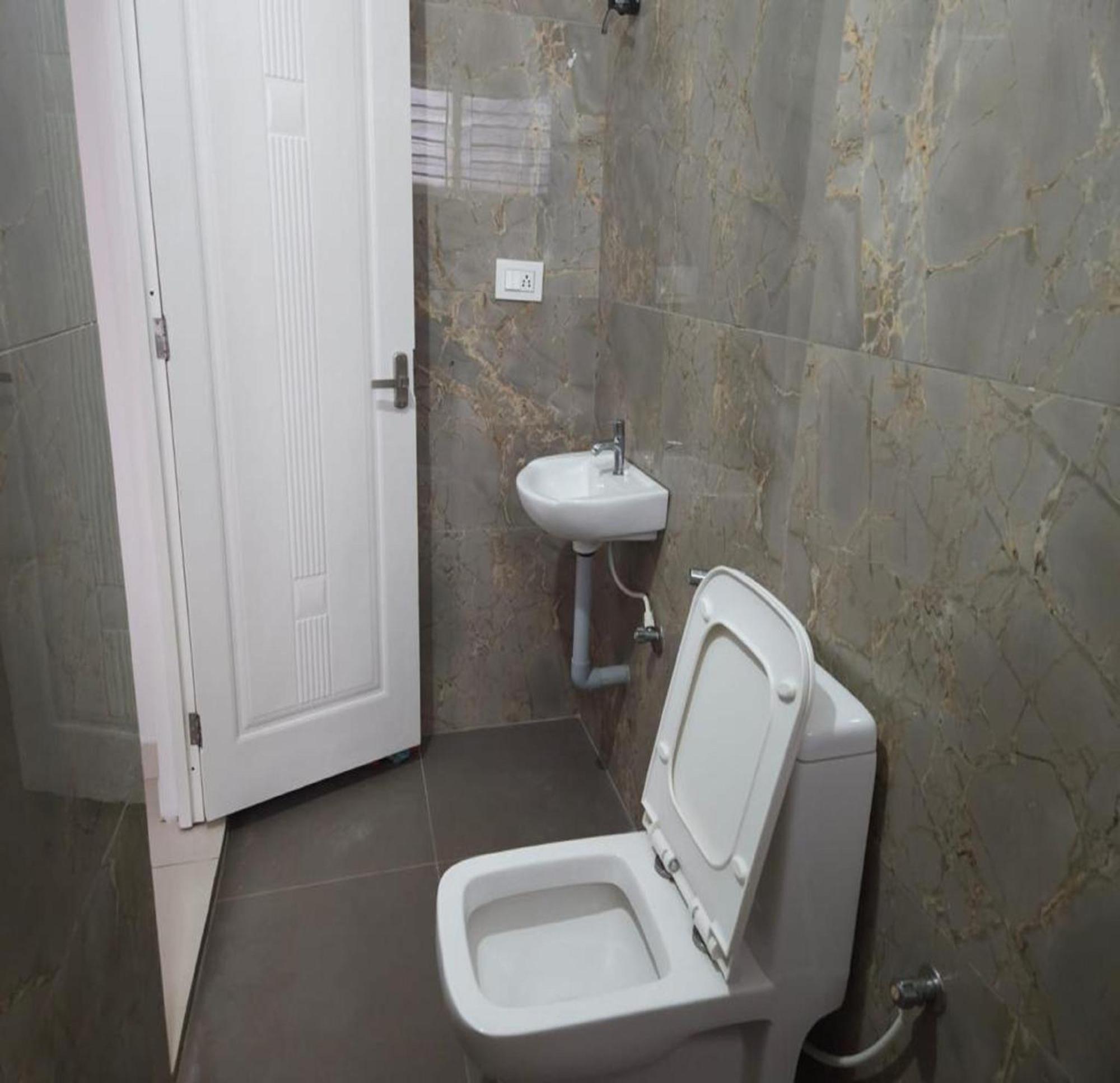Thulasi Avenue Inn Pollāchi Zewnętrze zdjęcie