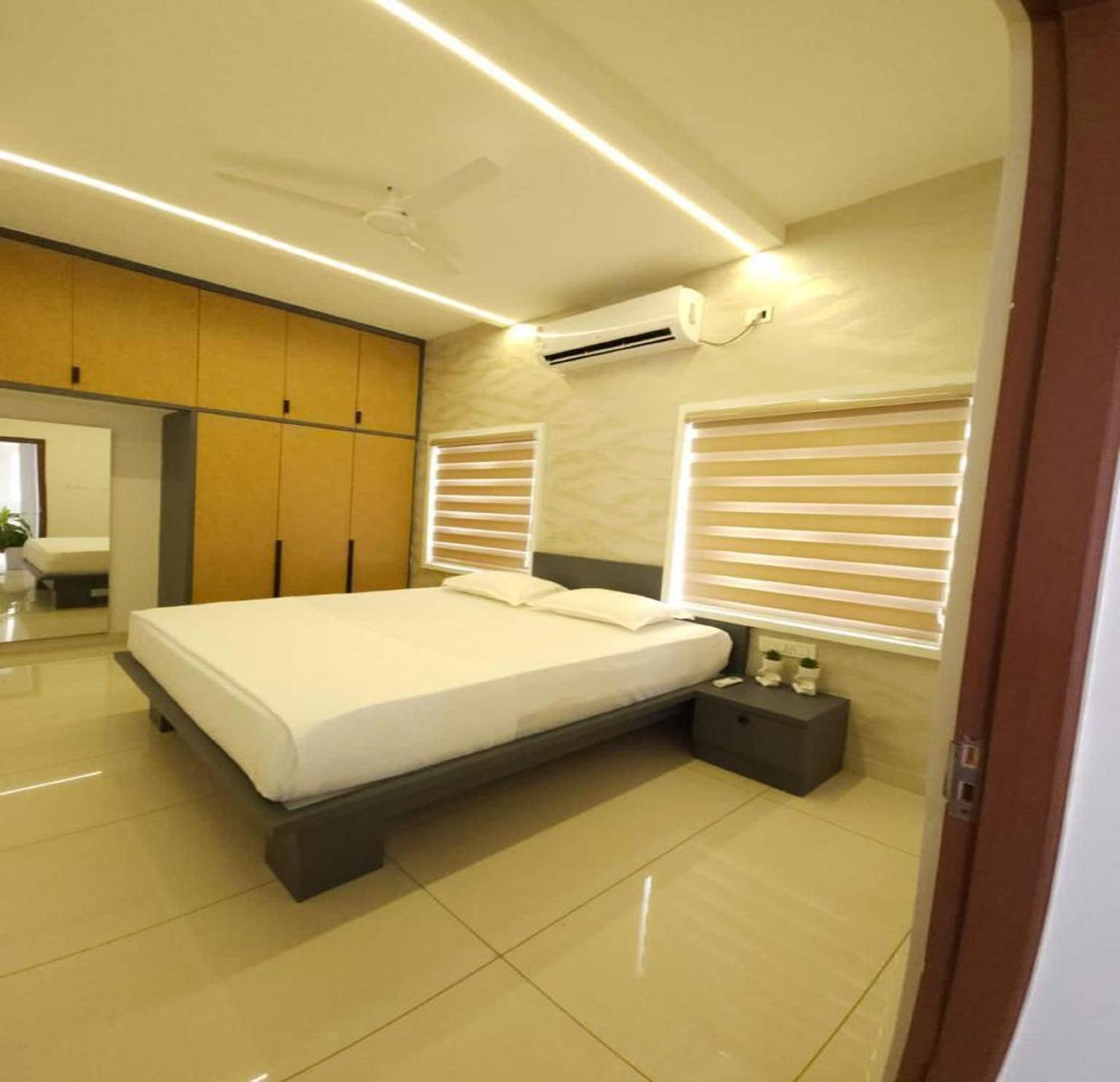 Thulasi Avenue Inn Pollāchi Zewnętrze zdjęcie