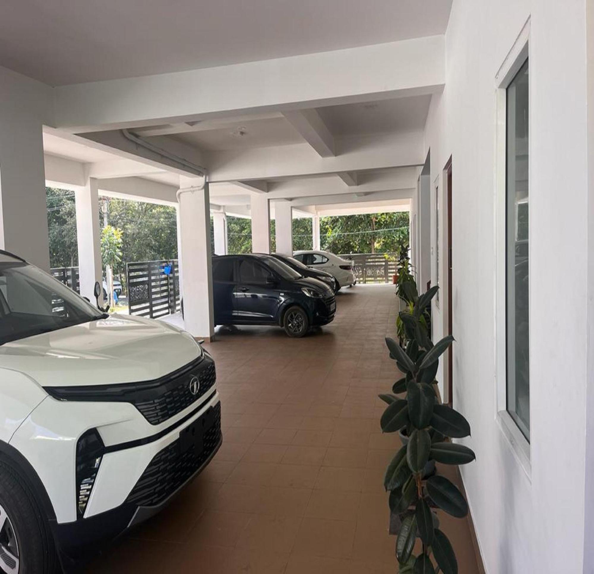 Thulasi Avenue Inn Pollāchi Zewnętrze zdjęcie