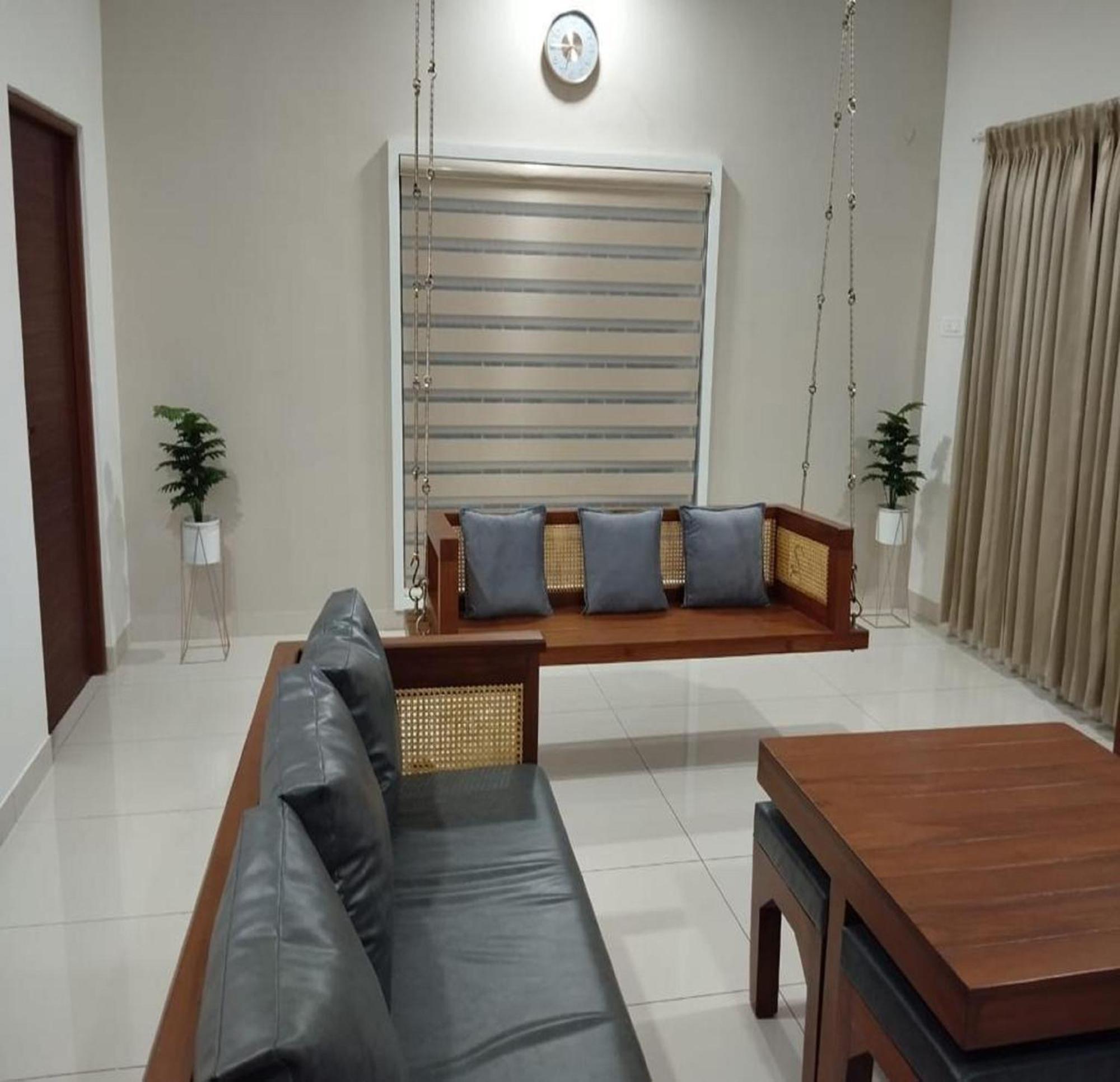 Thulasi Avenue Inn Pollāchi Zewnętrze zdjęcie