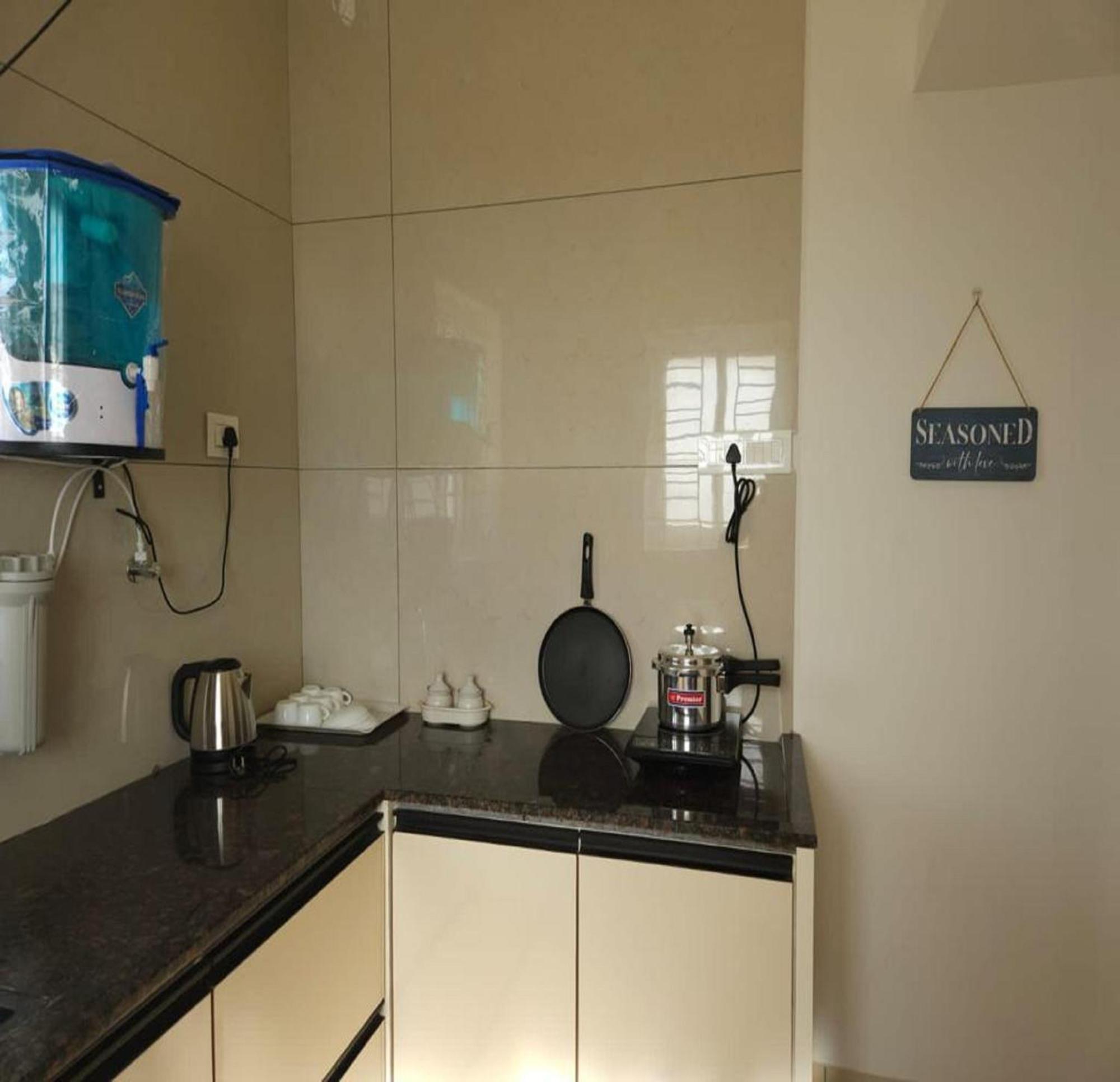 Thulasi Avenue Inn Pollāchi Zewnętrze zdjęcie